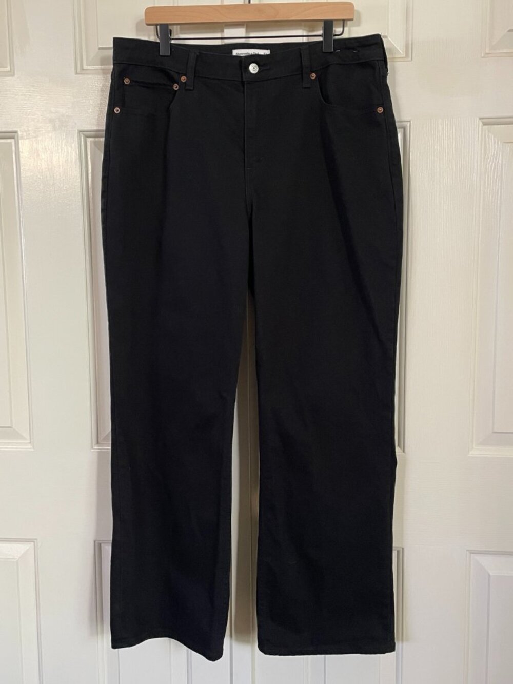 Abercrombie Curve Love High Rise 90s Relaxed Black Jeans 32 Short